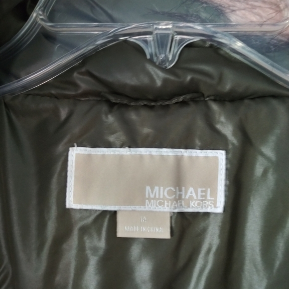 Michael kors Girls Puffer Jacket - Picture 7 of 8